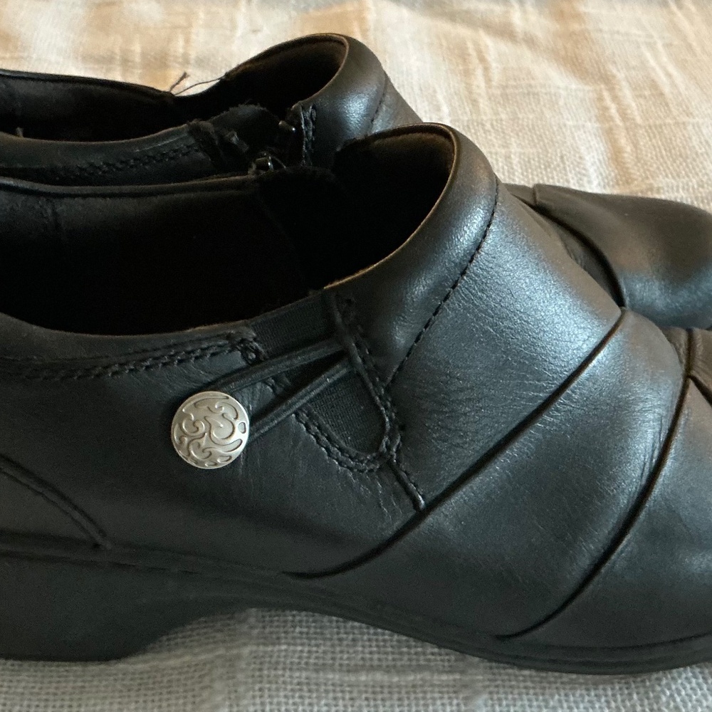 Clarks Collections 7.5 Wide Black Leather Loafer